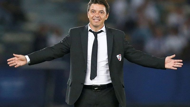 “Cortando el pan dulce, pensando en partidos importantes"