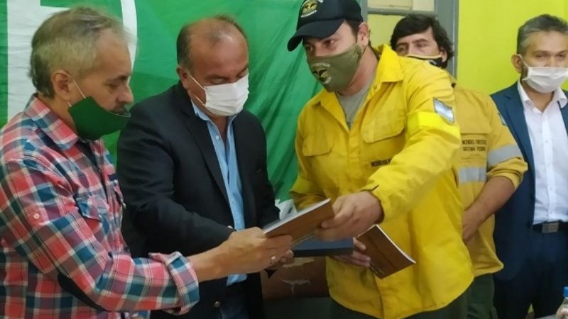 El ministro Moreno recibió un proyecto de Estatuto para Brigadistas