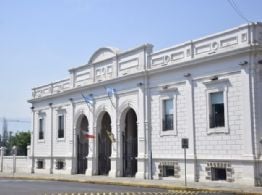 Confirman aumento para becados y contratados en Capital