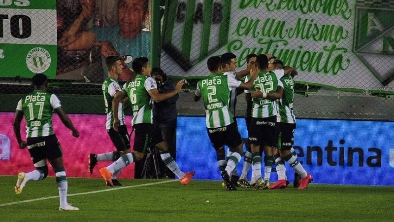 Banfield ganó al final y lidera la Zona B Campeonato