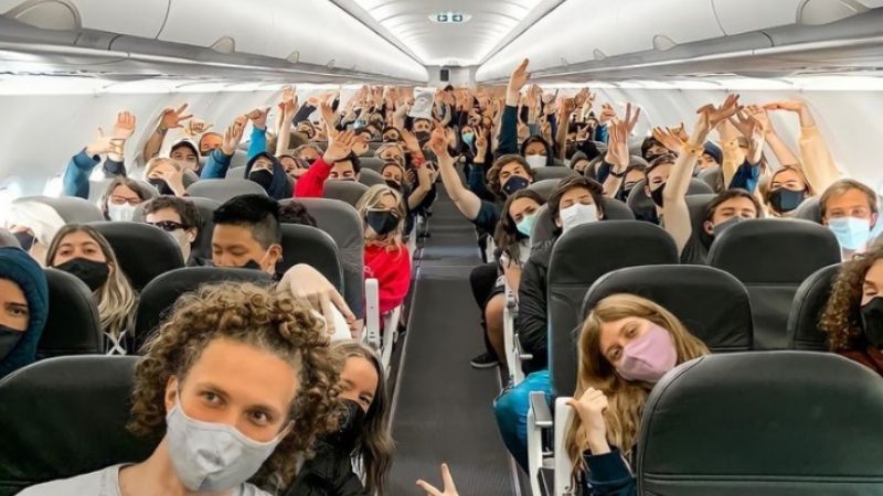 El primer viaje de egresados terminó con casos de COVID-19