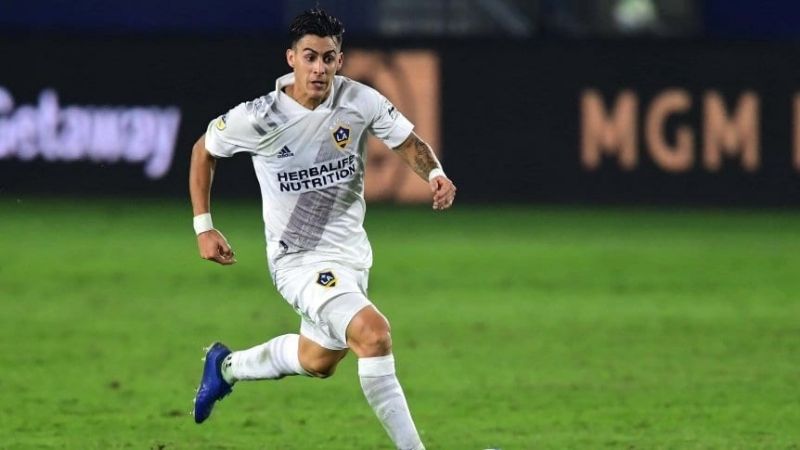 Boca citó a Pavón para la primera práctica de enero