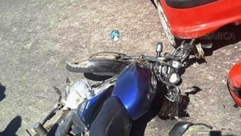 Motociclista lesionada tras chocar con un auto