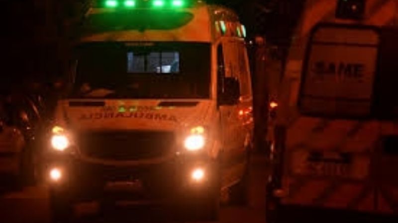 Una mujer se cayó y se golpeó la cabeza