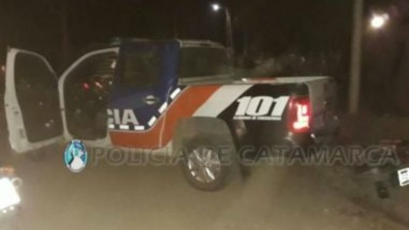 Golpeaba a su pareja en plena calle, intentó escapar y lo atraparon