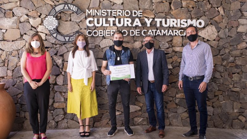 Recibieron sus premios los ganadores del concurso “Mil Tonos de Verde”