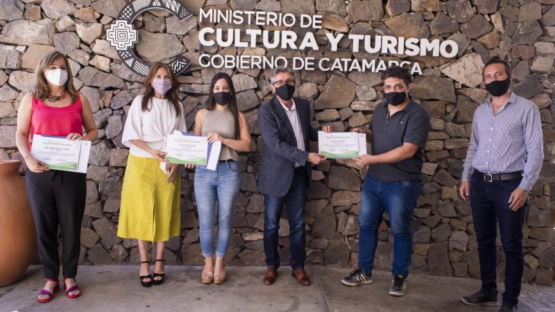 Recibieron sus premios los ganadores del concurso “Mil Tonos de Verde”