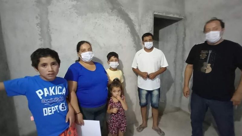 Cinco familias recreinas celebraron la Navidad en su nuevo hogar