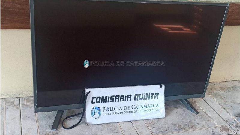 Detienen a dos mujeres por el robo de un televisor