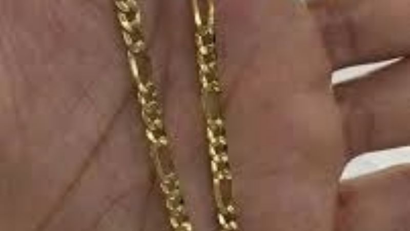 Robó una cadenita de oro y golpeó a un adolescente