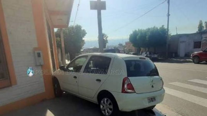 Chocó contra el frente de una casa