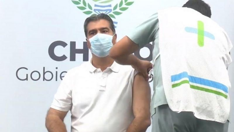 Seis sobre 24: quiénes son los gobernadores que se aplicaron la vacuna