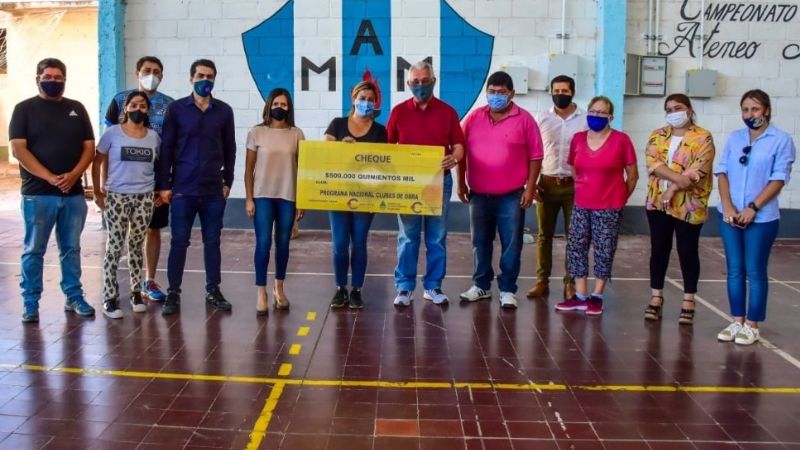 Deportes visitó y entregó aportes en clubes de V. Viejo