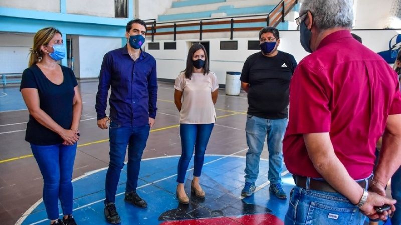 Deportes visitó y entregó aportes en clubes de V. Viejo