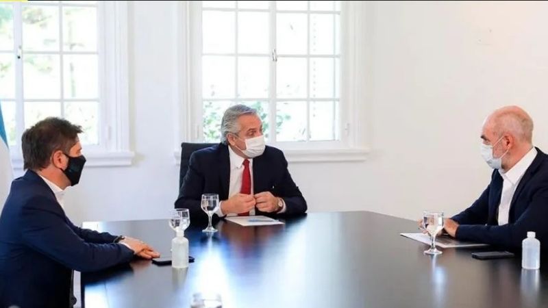 Alberto Fernández analiza implementar un "toque sanitario"