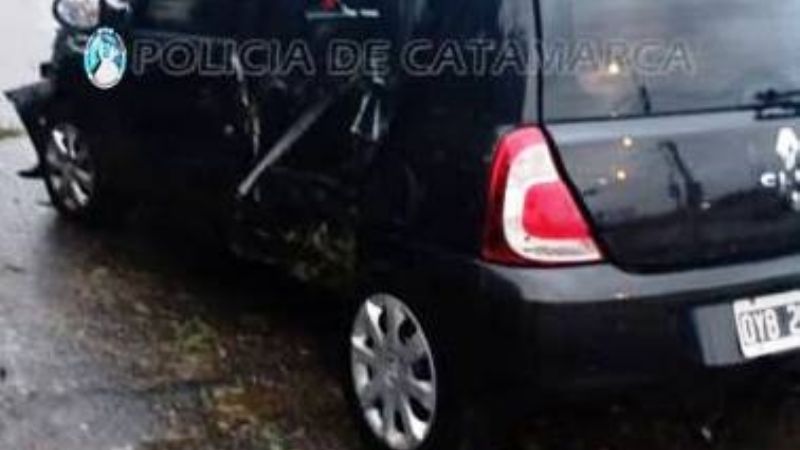 Chocó contra un poste de cemento