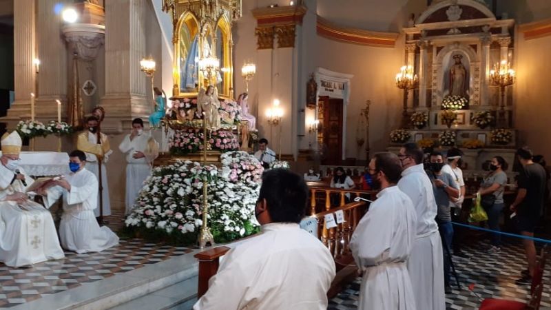 A los pies de la Virgen, tres jóvenes fueron admitidos al Diaconado y Presbiterado