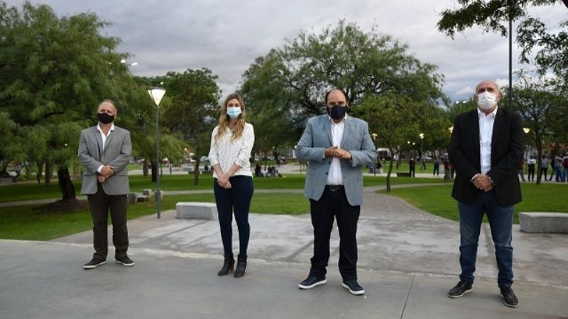 Saadi inauguró la renovada Plaza de Choya