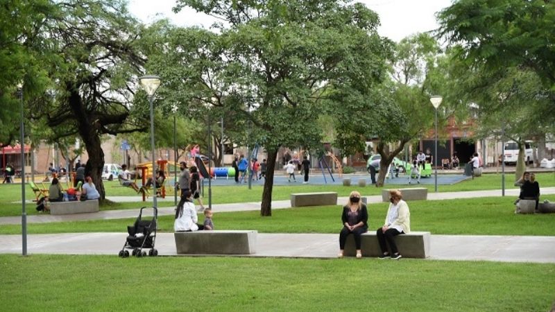 Saadi inauguró la renovada Plaza de Choya