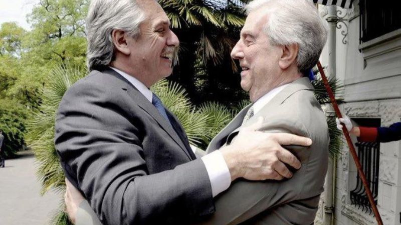 El Gobierno y dirigentes expresaron su dolor tras la muerte de Tabaré Vázquez