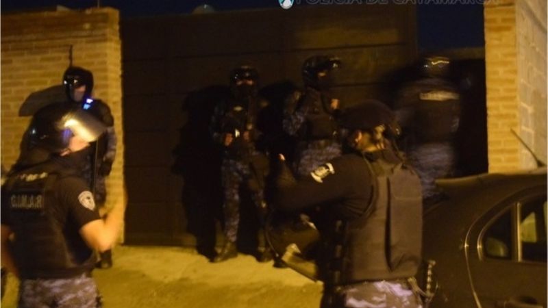 Más de 100 efectivos participaron de un operativo de seguridad en el sector sur