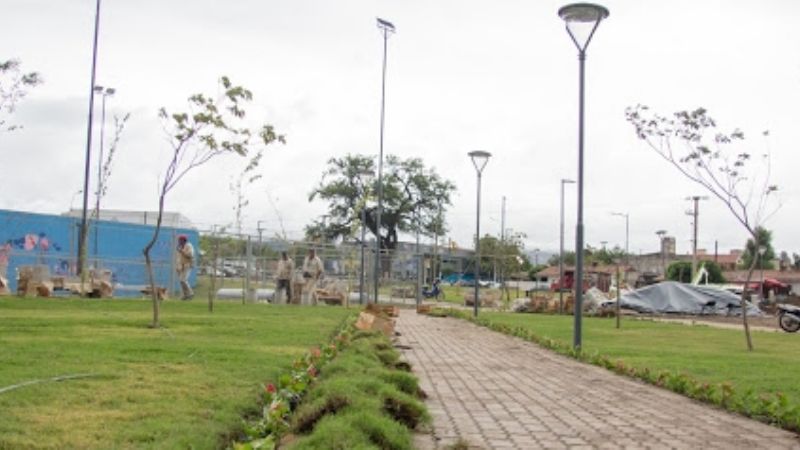 Detenido por citar a una niña en la plaza y abusar de otra menor