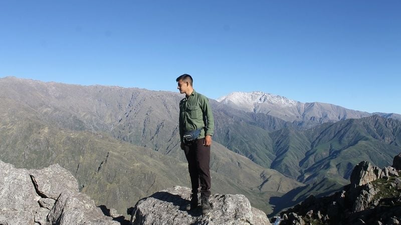 Cumbre en el “Crestón”, con el plus de una “corrida”