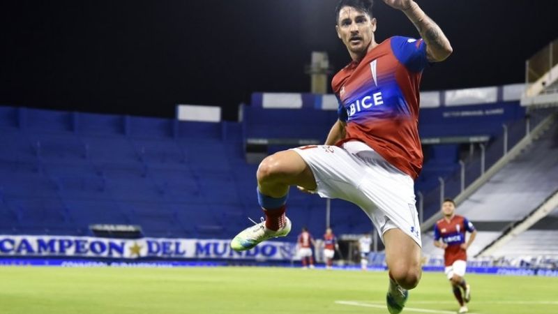 Vélez perdió de local 1-2 ante la Católica de Holan