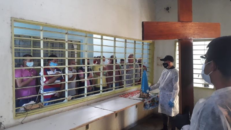 Emotiva procesión de la Virgen del Valle en la cárcel