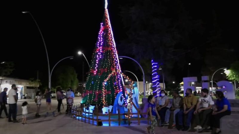 Bendición del árbol de Navidad y pesebre en el centro de Fiambalá