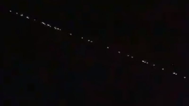 ¿Misiles, ovnis o estrellas?: el extraño “tren espacial” que surcó el cielo argentino