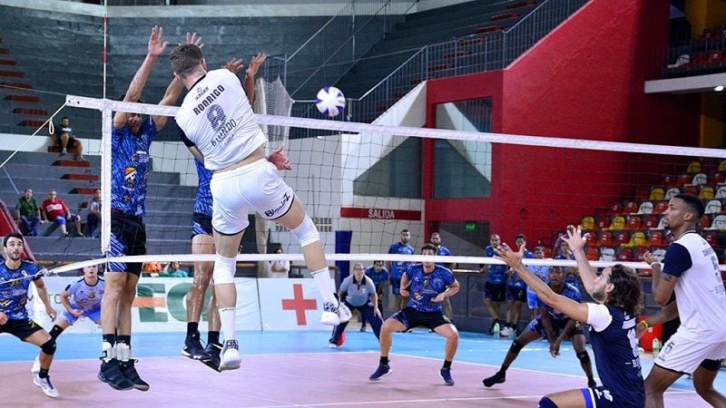 Honrosa caída de Ateneo ante Obras, en San Juan