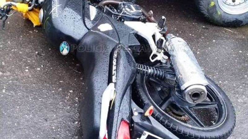 Policías encontraron una moto abandonada en la calle