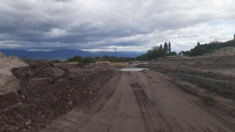 Continúan los trabajos para despejar la ruta 40