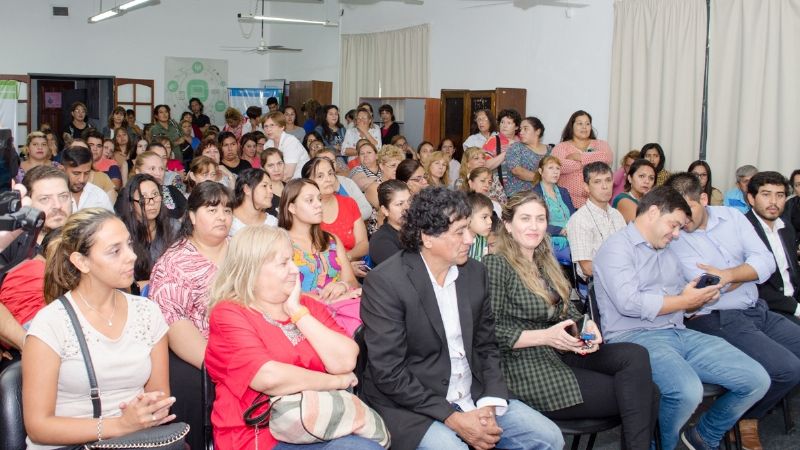 Gustavo presentó el Banco de Telas, un gran impulso para emprendedoras