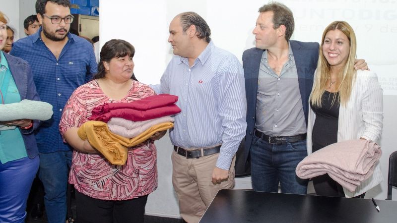 Gustavo presentó el Banco de Telas, un gran impulso para emprendedoras