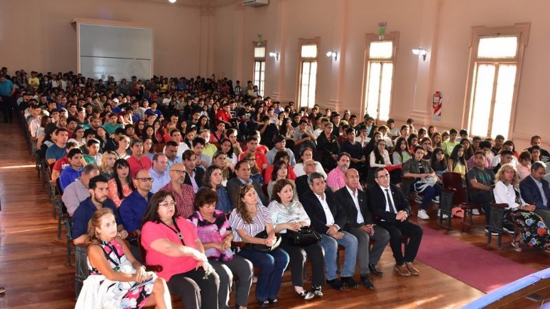 Imponente bienvenida a ingresantes de la Facultad de Tecnología