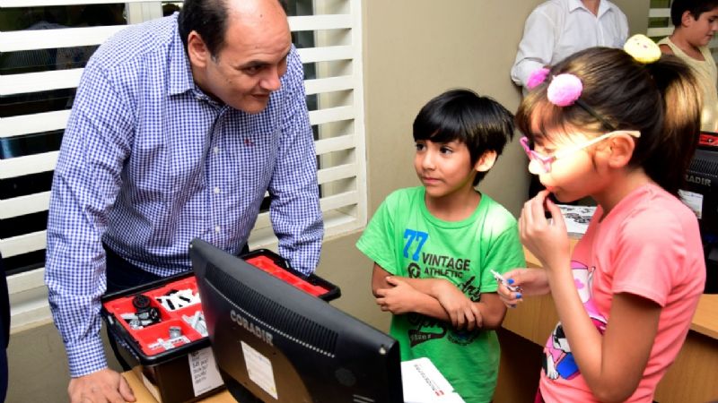 Talleres creativos para acercar a niños y jóvenes a la tecnología