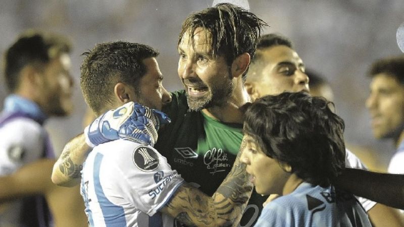 Por Lucchetti, Atlético sigue en la Libertadores