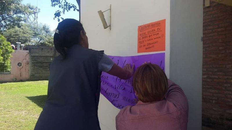 Reclaman por la instalación de cajeros en una escuela