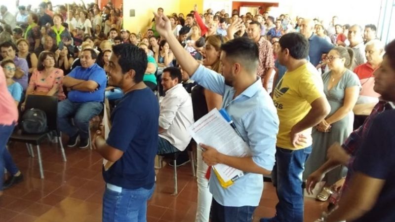 Caldeada y bochornosa asamblea del Seleg