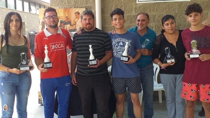 Menéndez y Coronel dominaron el Ajedrez de Verano en UTHGRA