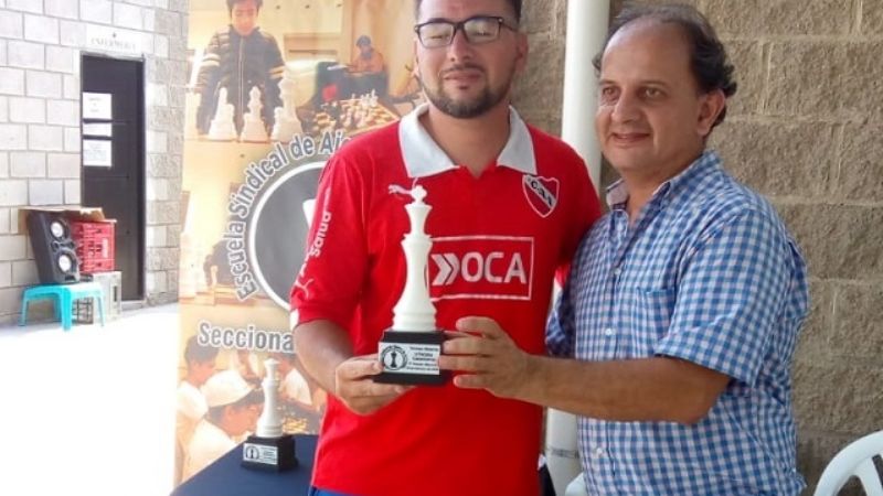 Menéndez y Coronel dominaron el Ajedrez de Verano en UTHGRA