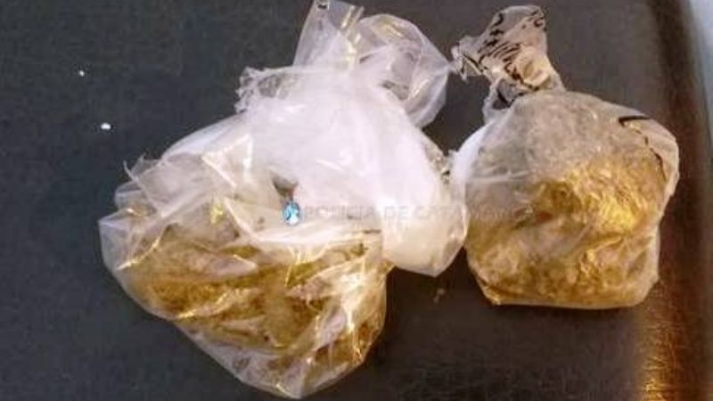 Secuestran droga y una moto