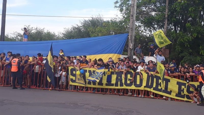 Santiago vive una “locura” con la llegada de Boca