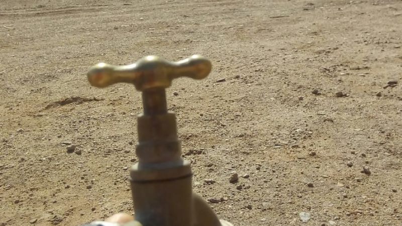 Vecinos de  Antofagasta molestos sin servicio de agua potable.