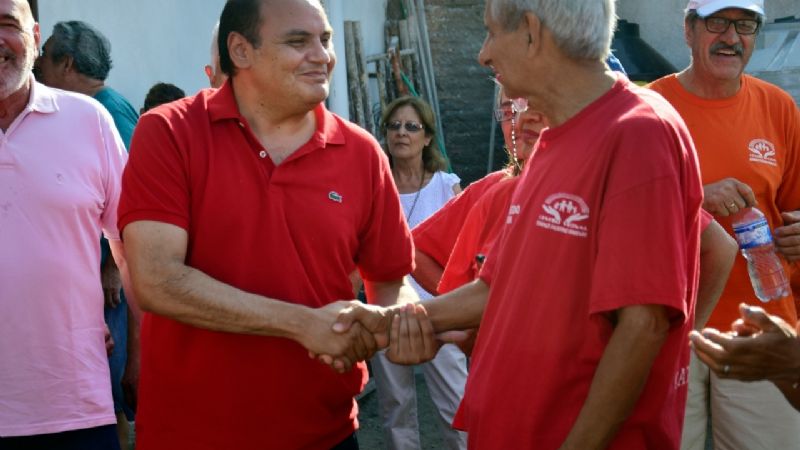 Gustavo visitó a los vecinos de barrio El Mástil