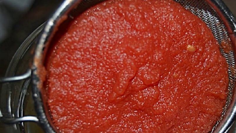 Prohíben una conserva de tomates, un suplemento hormonal y un polvo para uñas