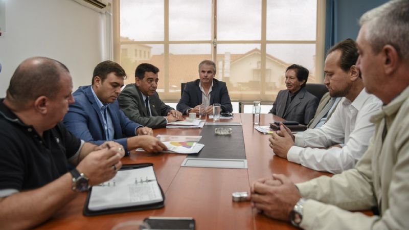 Senadores se reunieron con el ministro de Educación