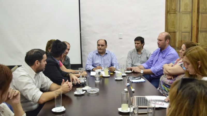 Se abrieron las paritarias con los docentes municipales